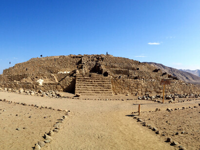 Blick auf die Ruinen von Caral-Supe im Westen Peru Photo by Christopher Kleihege