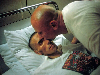 Nan Goldin - Gotscho Kissing Gilles, Paris, 1992