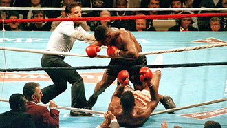 Mike Tyson dans un moment de fureur pendant un combat, Convention Hall à Atlantic City, New Jersey, le 16 octobre 1987. Photo par Bill Cramer