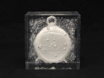 Miyanaga Aiko, "waiting for awakening -clock-", 2018, naphthalene, resin, mixed media, 16.5 x 16.5 x 13.9 cm, © Miyanaga Aiko, courtesy of the artist and Mizuma Art Gallery