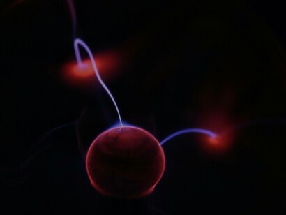 An energetic signifier atom depicting the multi-scale modeling approach in regards to quantum fields