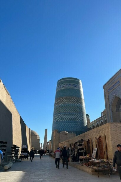 Edificios en la ciudad de Khiva en la región de Khorezm, Uzbekistán