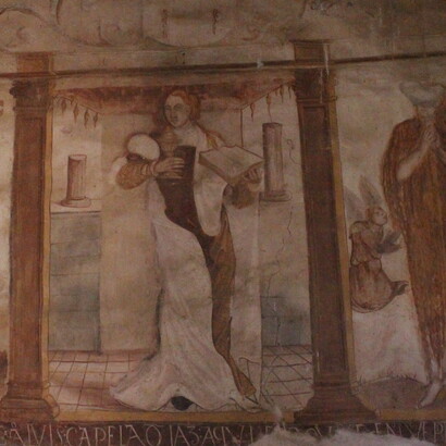 Pintura mural a fresco em altar da Capela de Santa Maria Madalena, em Santa Valha, Valpaços