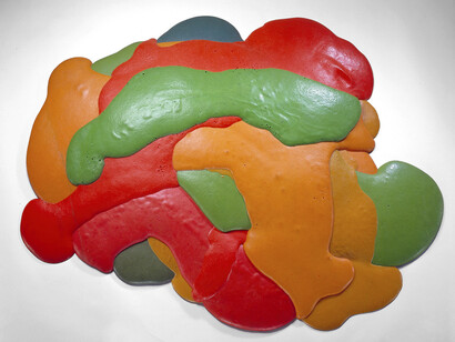 Lynda Benglis, Nigth Sherbert A, 1968. Dayglo pigment, phosphorescence and poured polyurethane
foam. Image: Courtesy the artist and Cheim & Read, New York