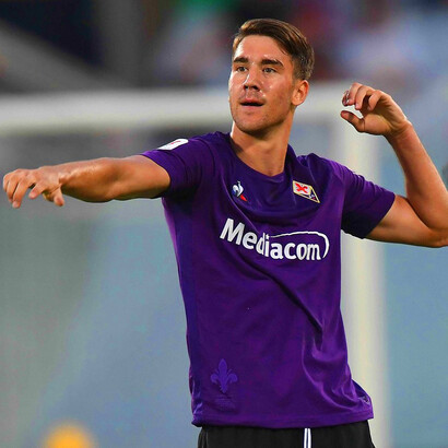 Il cammino di Dušan Vlahović nel calcio italiano: dall'esordio con la Fiorentina alla nuova sfida con la Juventus