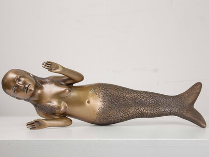 Kiki Smith, Mother, 2013, bronzo|bronze, 15,2 x 50,8 x 7,6 cm, Courtesy the artist and Galleria Continua, San Gimignano / Beijing / Les Moulins