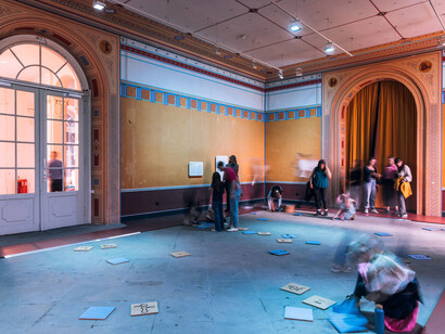 Verschiedene Künstler, Kinderbiennale Planet Utopia, Ausstellungsansicht. Mit freundlicher Genehmigung des Albertinum Museums