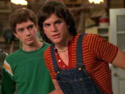 O ator Ashton Kutcher atuou na série That 70's show e também foi alvo de escândalos envolvendo sua vida afetiva em Hollywood