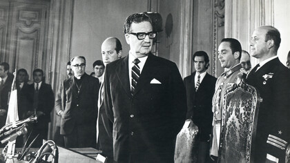 En 1971 el gobierno del presidente Allende, con aprobación unánime del congreso de la época estableció la nacionalización de los yacimientos del cobre