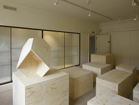 Die Traumdeutung 75,32m AMSL, Freud Museum London, 2014, © Miroslaw Balka, Photo: Jack Hems, Courtesy White Cube