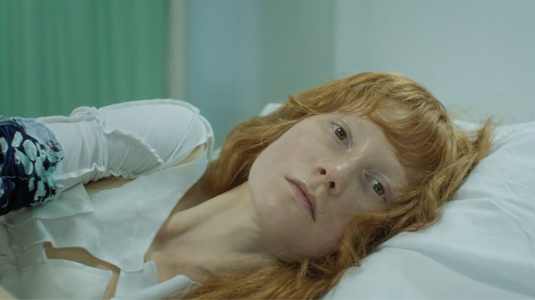 Nastja Säde Rönkkö, Salt in our blood, in our sweat, in our tears, 2023, 3-Kanal-Videoinstallation, Standbilder. Mit freundlicher Genehmigung des Serlachius Museums.