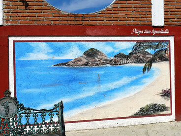 Mural de Playa San Agustinillo en la iglesia de San Pedro Pochutla, Oaxaca, México