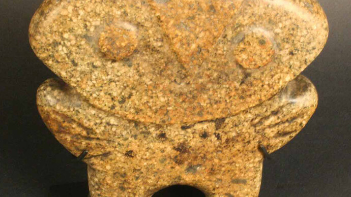 Pipa-Silbato Pipa-piloilo Instrumento Musical Pipa

Materiales: Piedra

Período Post-Hispano

Medidas: 210 mm de alto x 193 mm de ancho