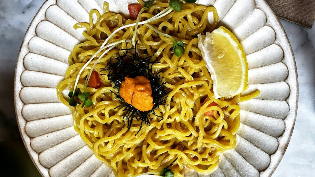 Le gonadi del riccio di mare, comunemente chiamate "polpa", sono perfette per condire un piatto di spaghetti, aggiunte a crudo per preservarne aroma e consistenza