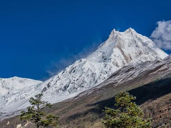 L'Himalaya ospita i più grandi ghiacciai del mondo al di fuori delle calotte polari