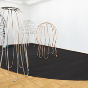 Sonia Leimer, Dust buddies, exhibition view. Courtesy of Galerie nächst St. Stephan