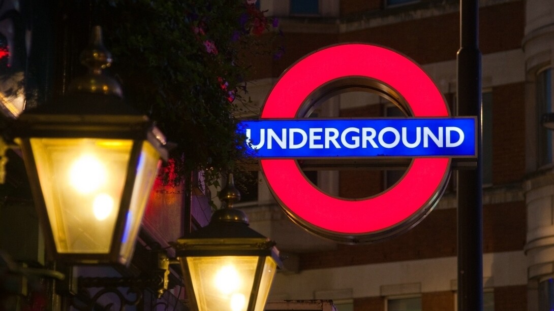 Una estación del metro de Londres en plena noche