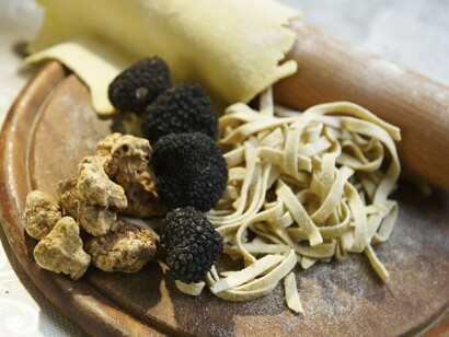 White and black truffle, and tagliolini