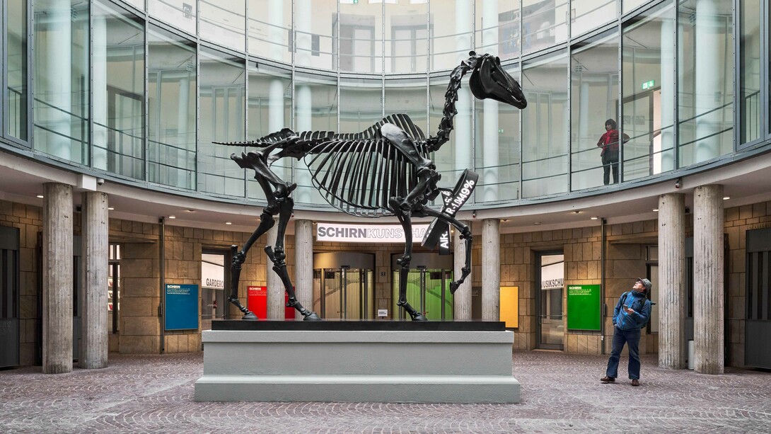 Hans Haacke, exhibition view. Courtesy of SCHIRN