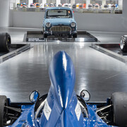 I nemici del Drake. Enzo Ferrari e le scuderie inglesi, vista de la exhibición. Cortesía del Museo Nazionale dell'Automobile 