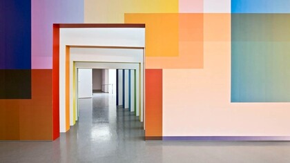 Inspirado em um livro com páginas em branco a ser preenchido, Fábio Novembre ocupou os espaços do Triennale Design Museum em MIlan