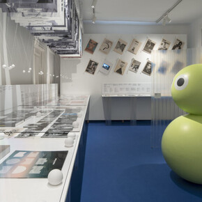 Man behind the scenes, exhibition view. Courtesy of Estonian Museum of
Applied Art and Design