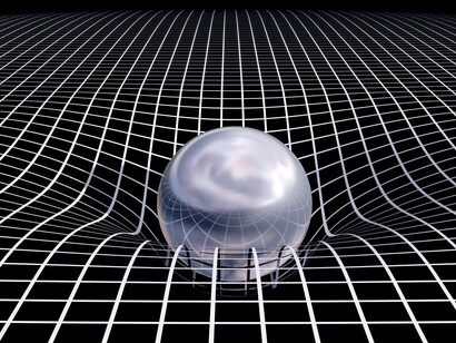 Matemáticamente, Einstein conjeturó que la geometría del universo deja de ser euclidiana por la presencia de masas