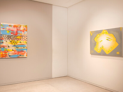 Various artists, Light, exhibition view. Courtesy of Opera Gallery