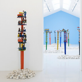 View of the exhibition Aloalo, Sculptures Mahafaly des Efiaimbelos Perrotin Paris (June 2 – July 28, 2018) Photo : Claire Dorn © Courtesy of the artist & Perrotin 