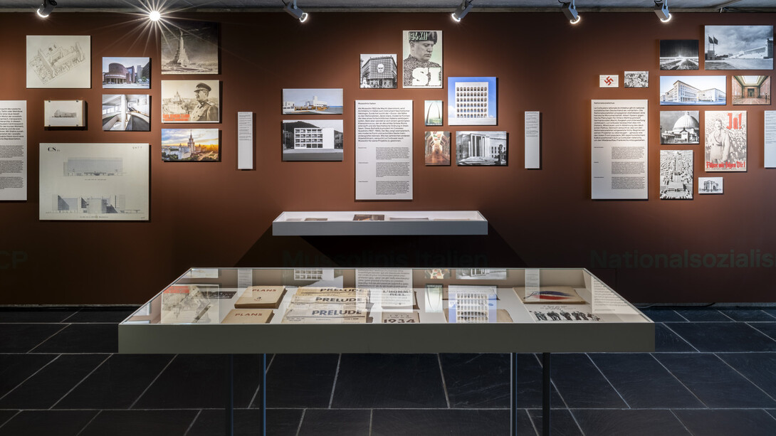 Construire pour le pouvoir, vue d'exposition. Avec l'aimable autorisation du Museum für Gestaltung