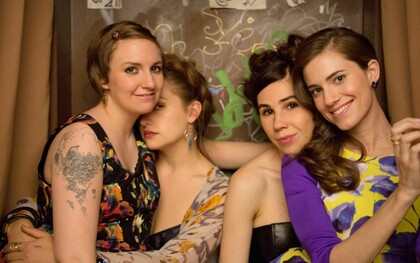 La serie Girls de HBO muestra cómo la moda refleja la personalidad y las etapas de vida de cada personaje, más que simplemente seguir tendencias