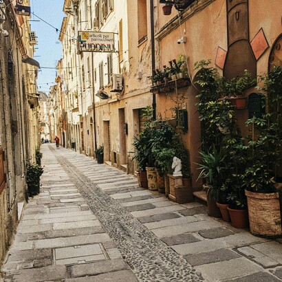Con l’auto carica di voci, risate e aspettative, raggiungemmo la costa sentendo che quei giorni avrebbero lasciato un segno in tutti noi