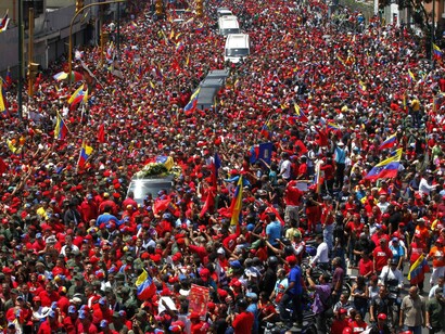 El cortejo fúnebre del Chávez sacó a las calles a cientos de miles de ciudadanos para despedirse del militar y político venezolano
