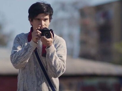 "La mirada incendiada" is based on a true story that took place during a protest against Pinochet's military dictatorship in 1986