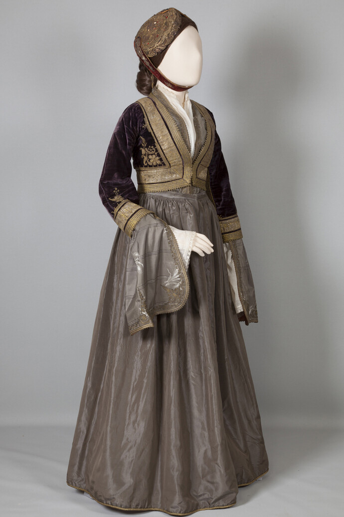 "Amalia" costume. Late 19th century. Peloponnesian Folklore Foundation, Nafplion