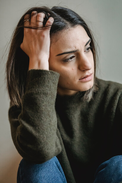 Riflessioni. Lascio una mano attraverso i capelli e faccio quello che so fare meglio. Mi privo e incontro un’altra me