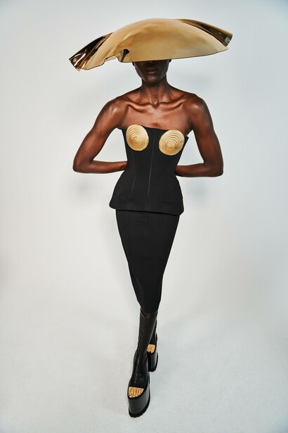 Elsa Schiaparelli, Fall 2021 © Daniel Roseberry