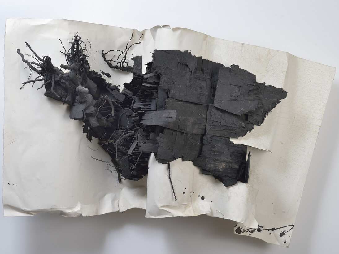 Leonardo Drew, 29i, 2014, mixed media, 66 x 58 x 18 cm