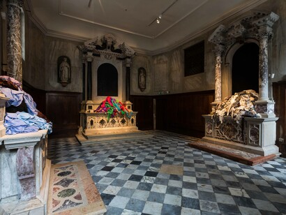 Patricia Cronin. Shrine for Girls, Venice 2015 ¬ Photo by Mark Blower 