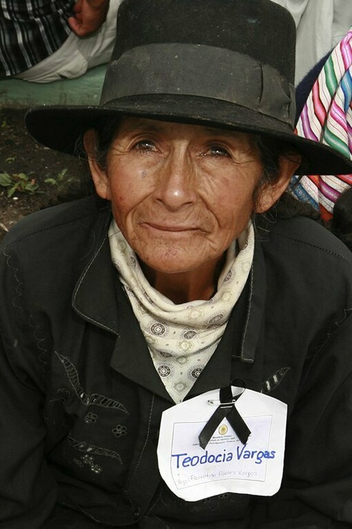 Familiares de habitantes de Santo Tomás de Pata asesinados por Sendero Luminoso y efectivos del Ejército entre 1983 y 1991