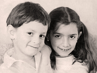 Nicolás y Paula, hijos de Isabel Allende