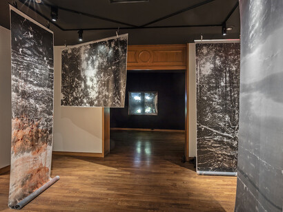 Sandra Brewster, A Trace, 2017. Installation view: Master of Visual Studies Studio Program Graduating Exhibition, Art Museum, University of Toronto, 2017. Courtesy the artist and Georgia Scherman Projects, Toronto. Photo: Toni Hafkenscheid