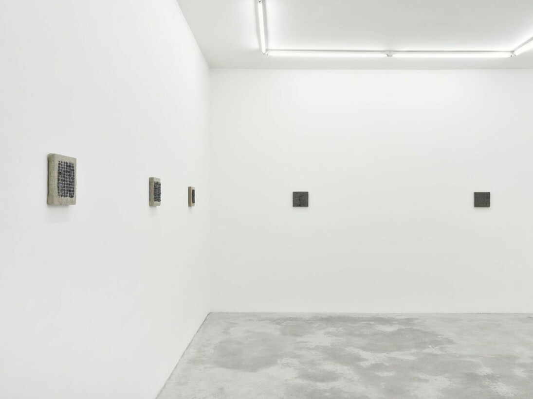 The Warp and Woof of Painting, Exhibition view. Courtesy of Praz Delavallade