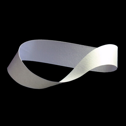 Il nastro di Möbius in matematica è un esempio di superficie non orientabile e di superficie rigata. Trae il suo nome dal matematico tedesco August Ferdinand Möbius (1790-1868)