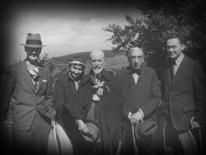 Bernard Berenson and Nicky Mariano with Carlo Placci, Walter Lippman and Lucino Willmandig 1937