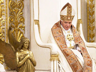 Joseph Ratzinger, un Papa de tránsito entre dos concepciones de iglesia