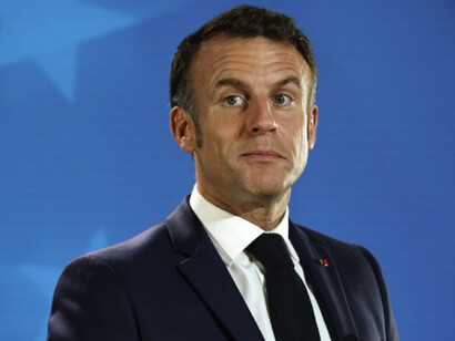 Emmanuel Macron, nació el 21.12.1977 en Amiens. Político francés y presidente de Francia desde el 14.05.2017. el 29.04.2025, un estremecimiento de pavor recorrió la espina dorsal de periodistas, políticos, filósofos y otras gentes de bien; la cantidad de desempleados sin ninguna actividad (categoría A) creció en un 8,7%, alcanzando a 3 millones 400 mil personas durante el primer trimestre del 2025