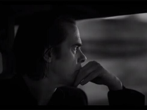 Nick Cave in una scena del film