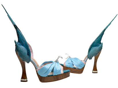 Caroline Groves (b.1959), ‘Parakeet’ shoes,
leather silk satin, solid silver talons and
heel tips, with feathers, England, 2014,
Photography by Dan Lowe