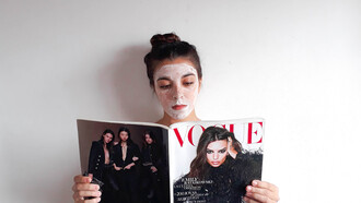 La belleza artificial lograda a través de cirugías estéticas puede ser un intento de alcanzar un estándar de belleza superficial